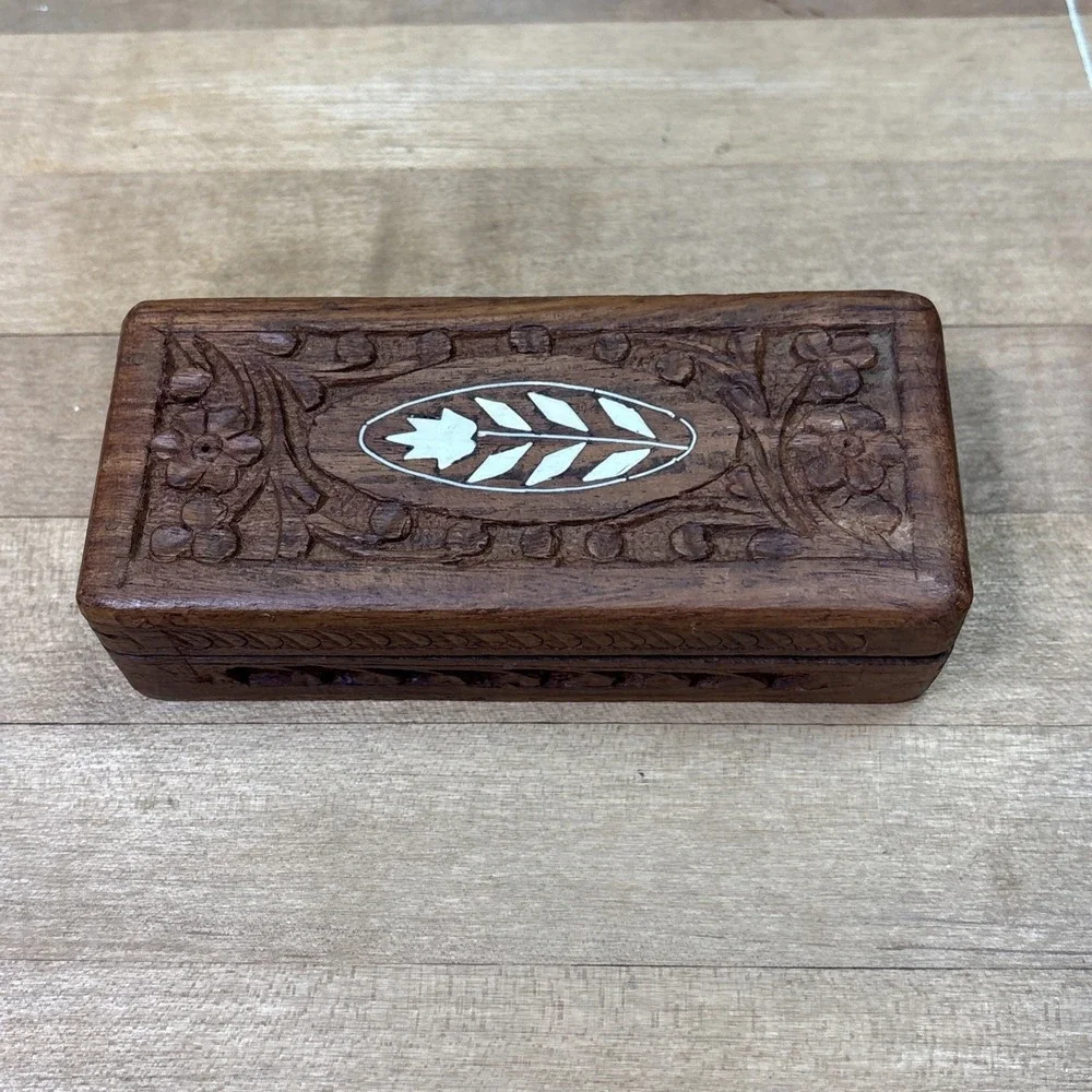 Vintage Hand Carved Wood Trinket Jewelry Box Inlaid Leaf Velvet Lined